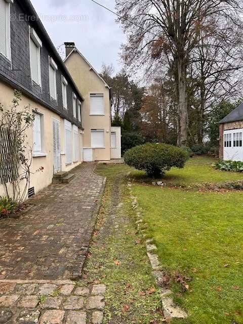 Maison à GRANDVILLIERS