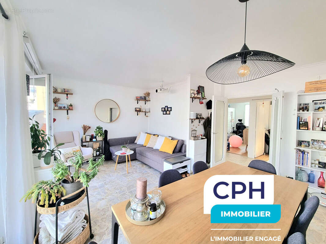 Appartement à PARIS-14E