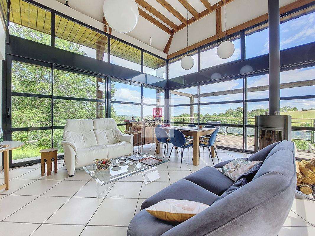 2 Maisons contemporaines. VUE. CALME. 5 Chambres, 4 salles d'eau. Jardin environ 1ha - photo 2