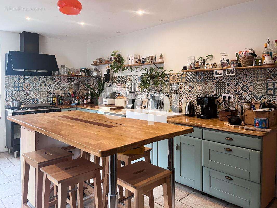 Maison à SAINT-LAURENT-DE-LA-PREE