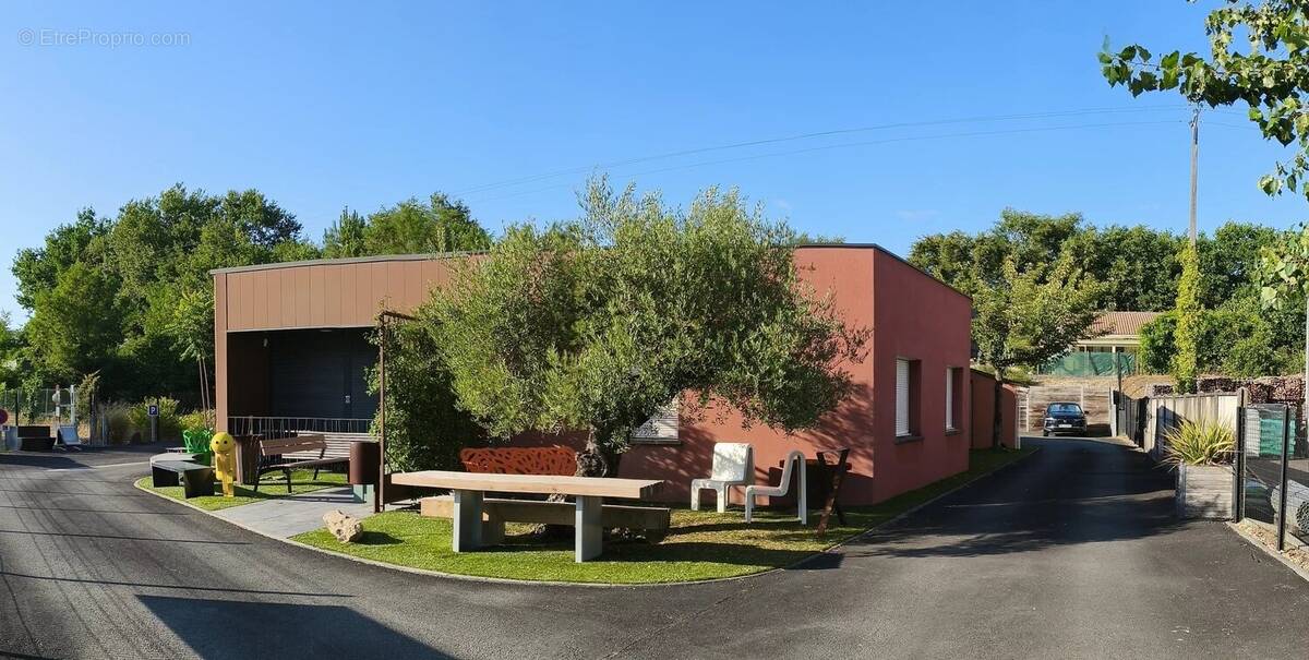 Commerce à BEAUTIRAN