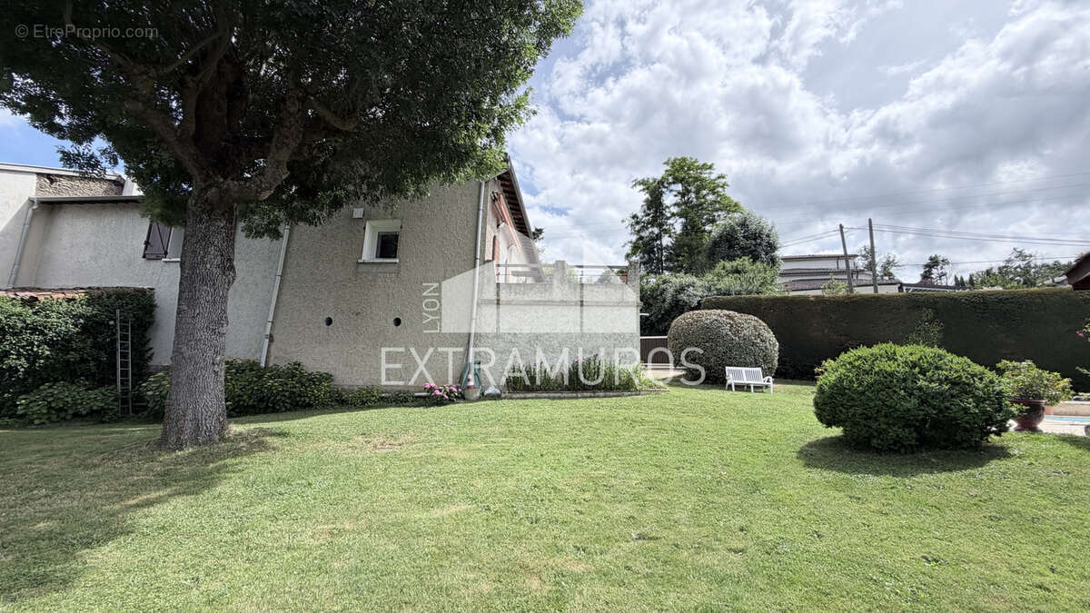 Maison à FLEURIEUX-SUR-L'ARBRESLE