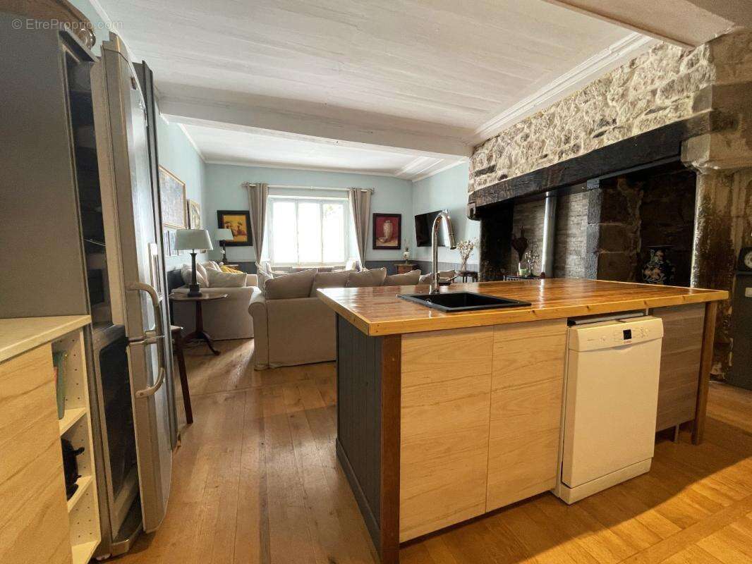 Maison à MUR-DE-BARREZ