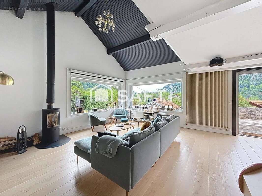 Photo 2 - Maison à LA CLUSE-ET-MIJOUX