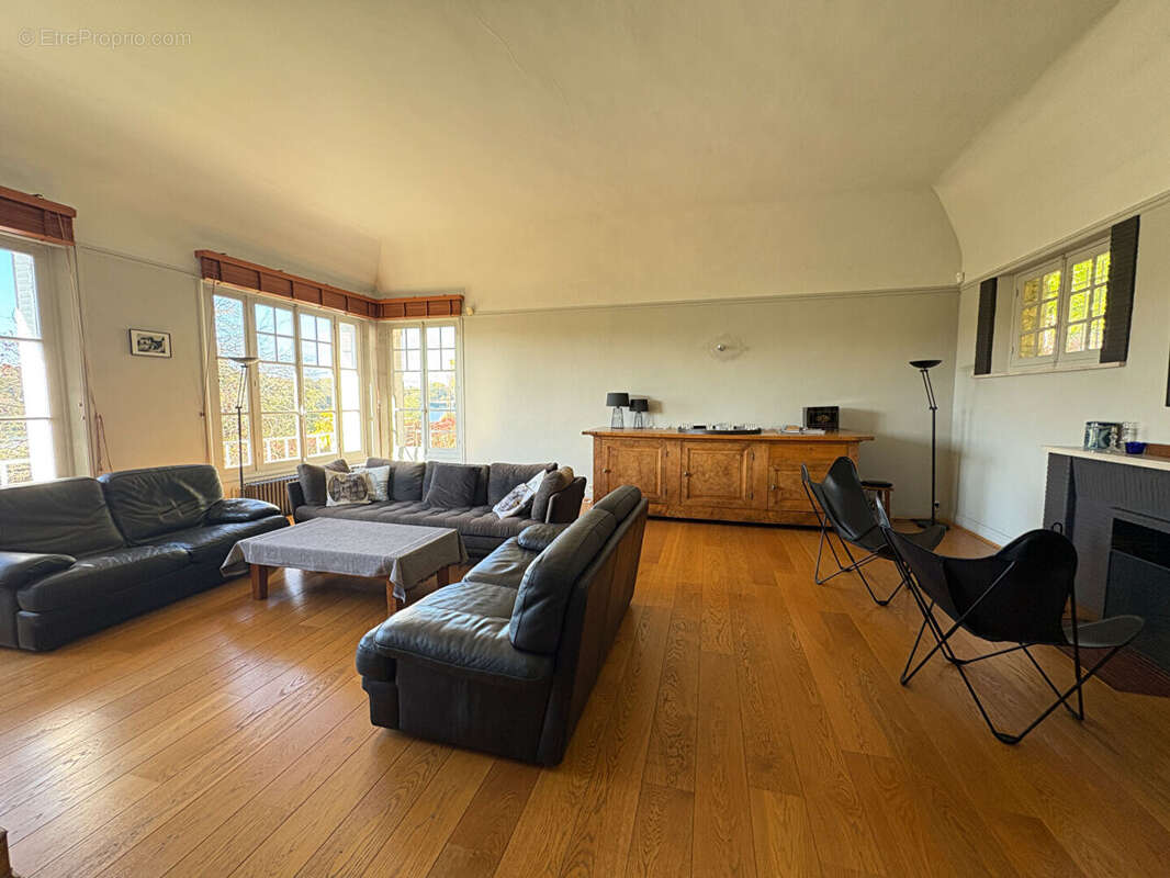 Maison à FONTAINE-LE-PORT