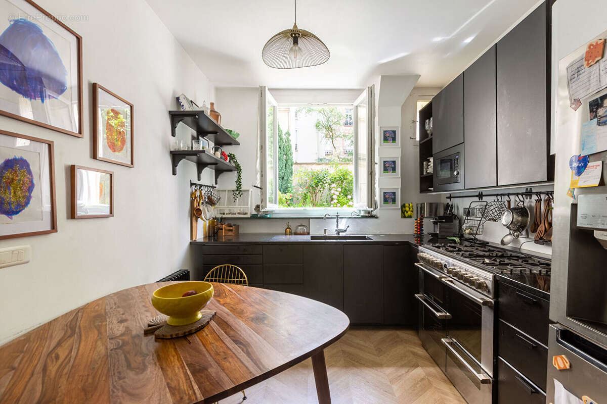 Appartement à NEUILLY-SUR-SEINE