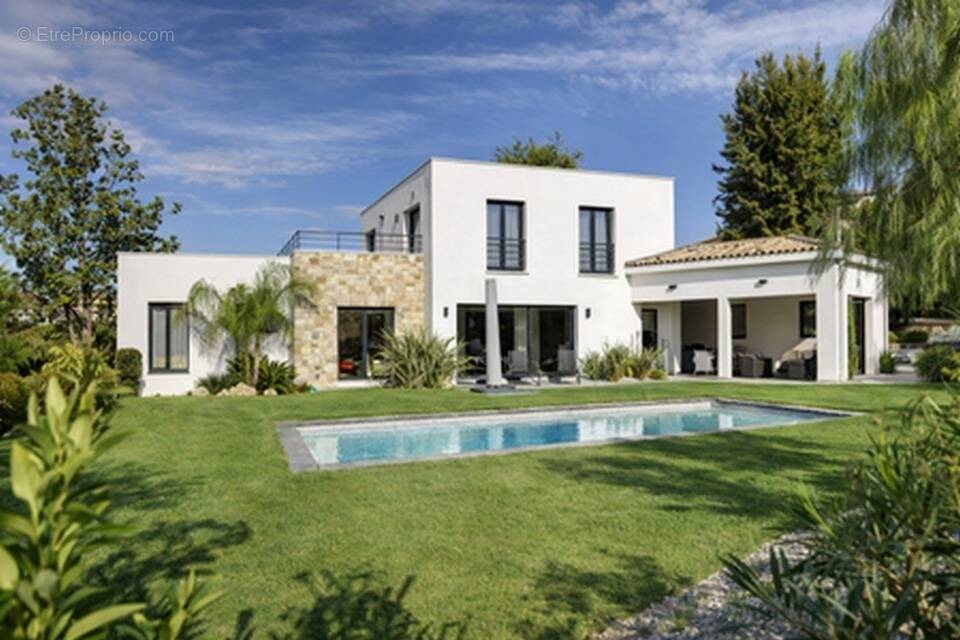 Terrain à LA BOISSIERE-ECOLE