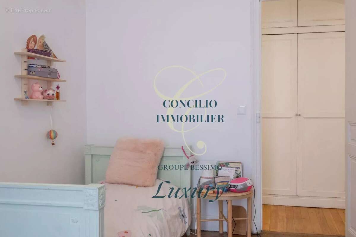 Appartement à PARIS-8E