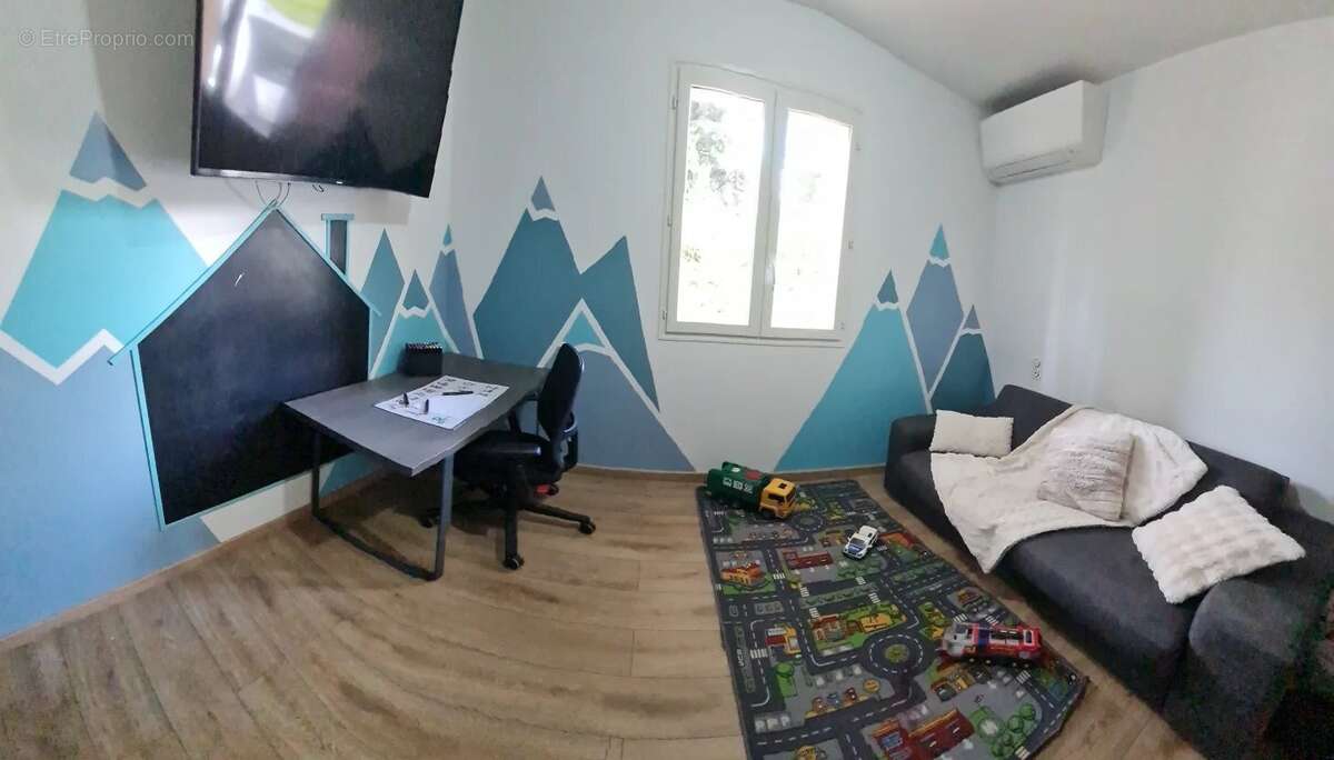 Maison à SAINT-CEZAIRE-SUR-SIAGNE