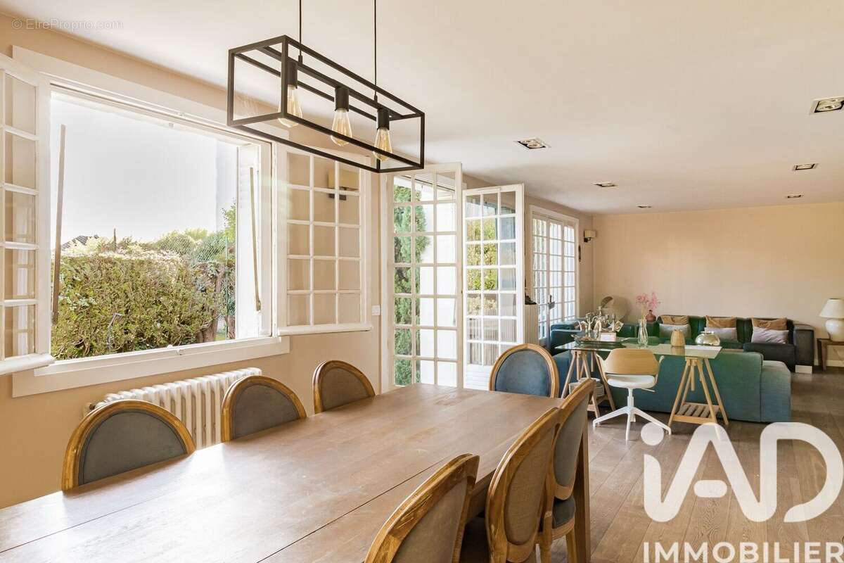 Maison 170 m² à Saint-Maur-Des-Fosses  - photo 9