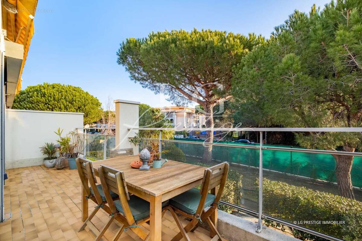 Appartement à MANDELIEU-LA-NAPOULE