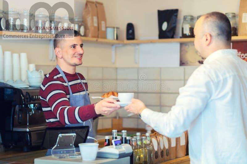 Commerce à PARIS-9E