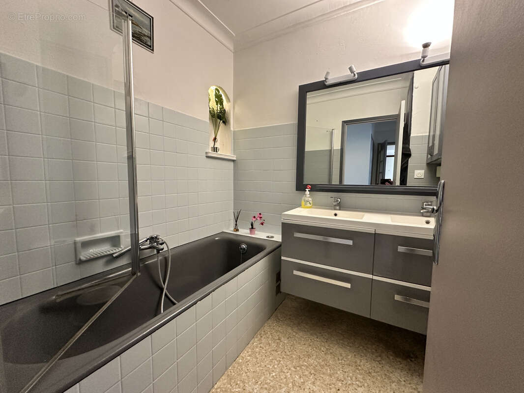 Appartement à VILLENEUVE-LOUBET