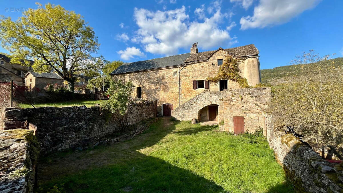 Maison à SEVERAC-LE-CHATEAU