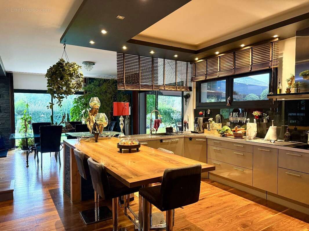 Maison à VAULNAVEYS-LE-BAS