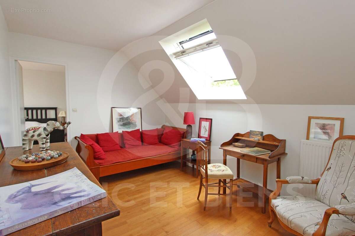 Maison 149 m² à Elancourt  - photo 8