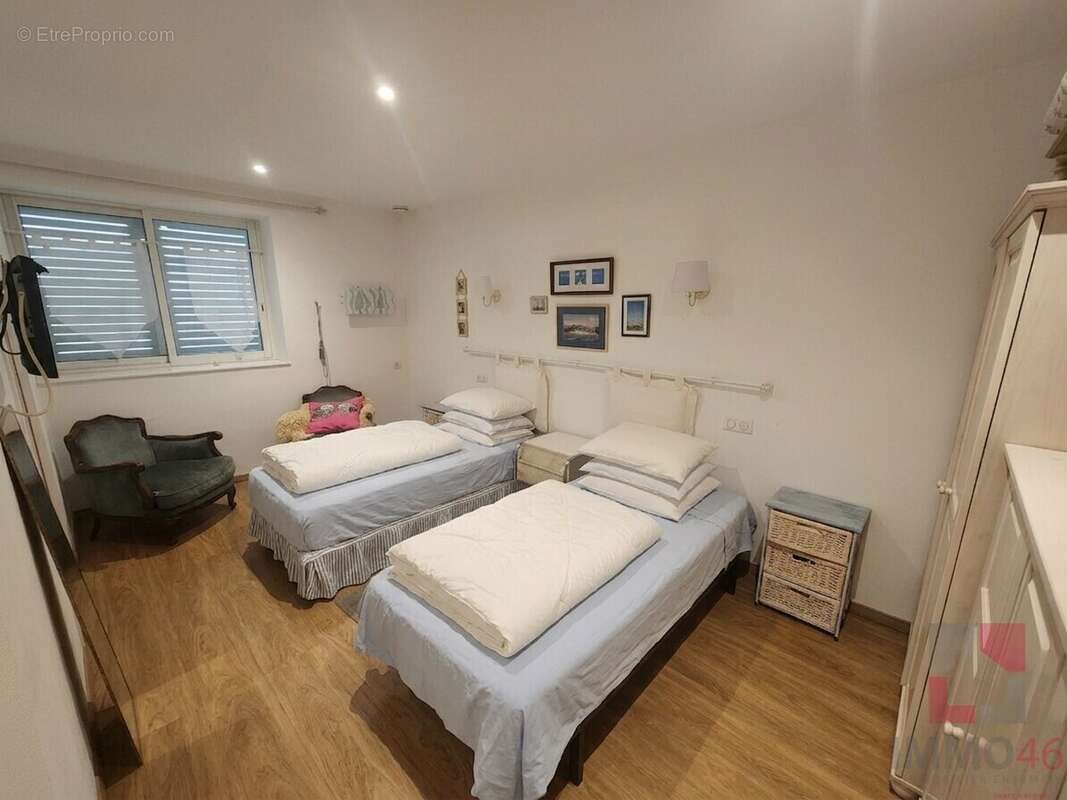 Maison 166 m² à Puy-L'eveque  - photo 8