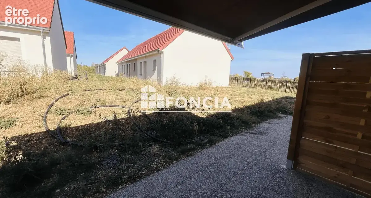 Dans résidence sénior, pavillon de plain-pied libre de suite, avec jardin, construction neuve de 2 pièces avec garage, terrasse  - photo 8