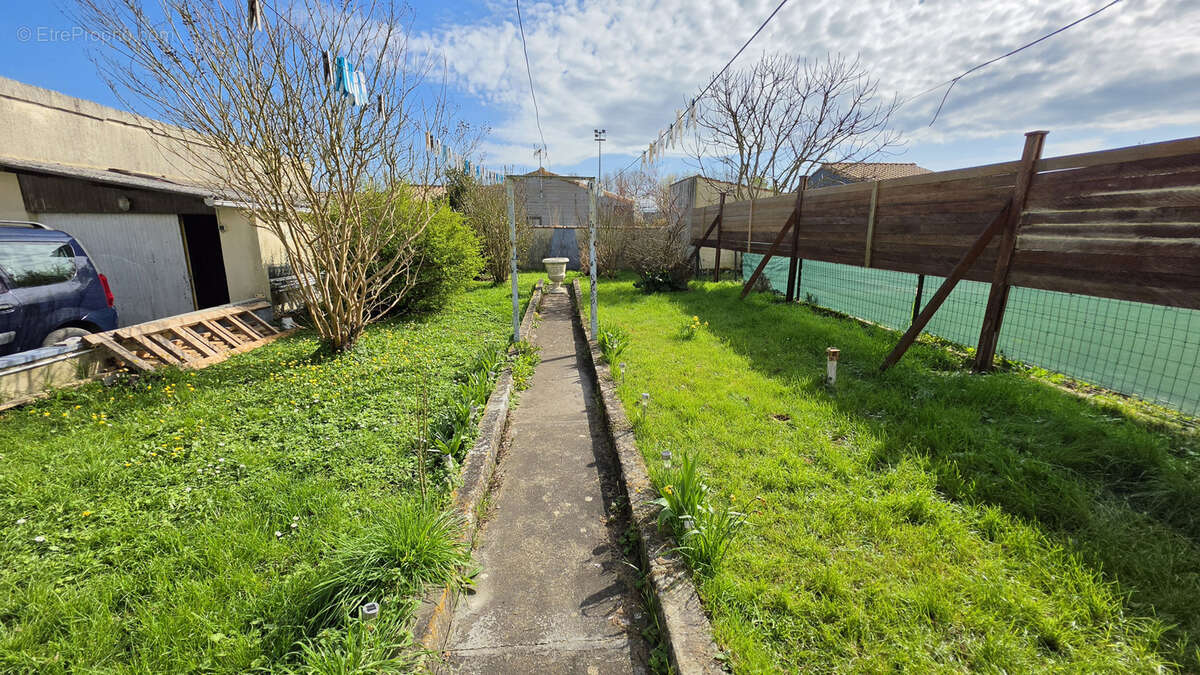 Maison à AIGREFEUILLE-D'AUNIS