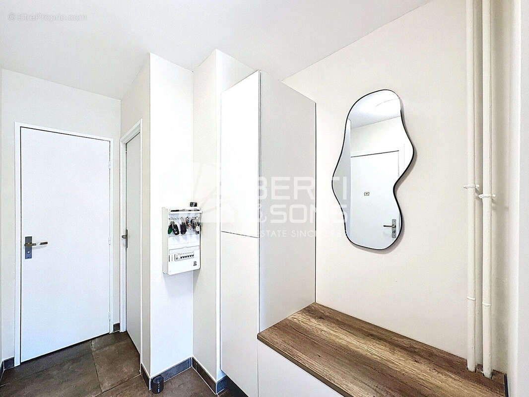 Exclusivite  - appartement 2 pieces renove - terrasse - jardin 100m² - parking - cave - photo 12