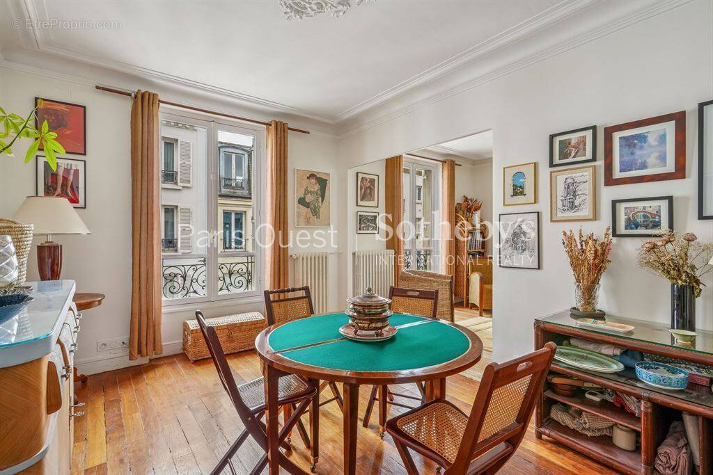Appartement à NEUILLY-SUR-SEINE