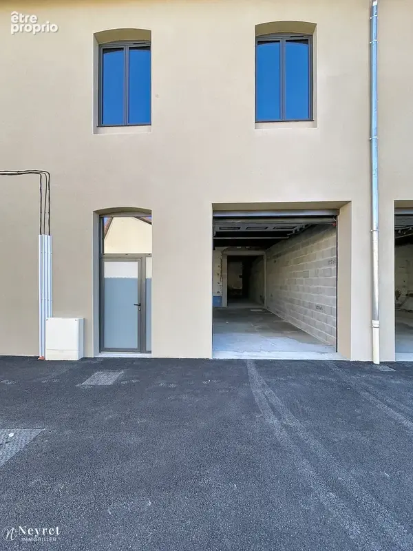 Commerce à SEREZIN-DU-RHONE