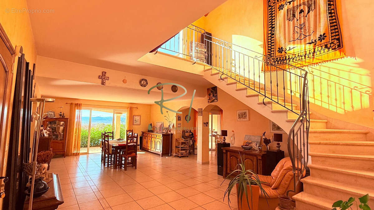 Barjac - Villa d’exception avec piscine à débordement - photo 4