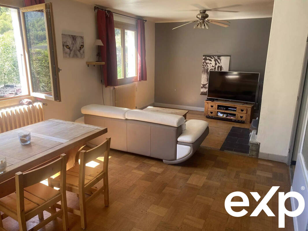 Maison à SAINT-MARCEL