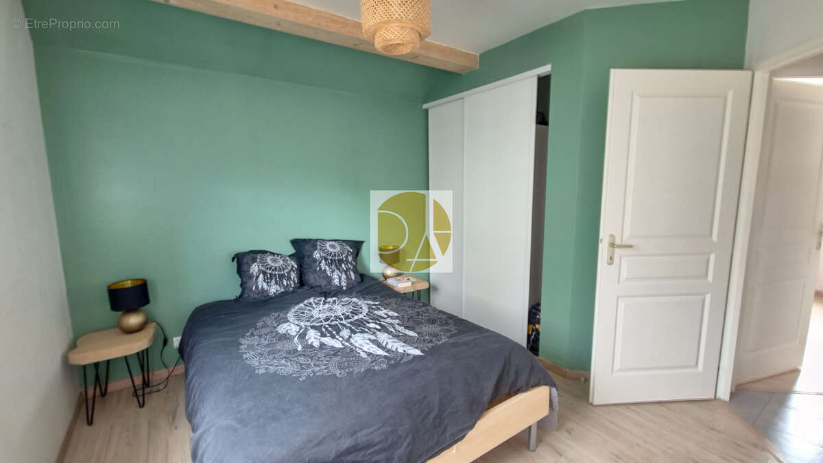 Appartement à SAUVAGNON