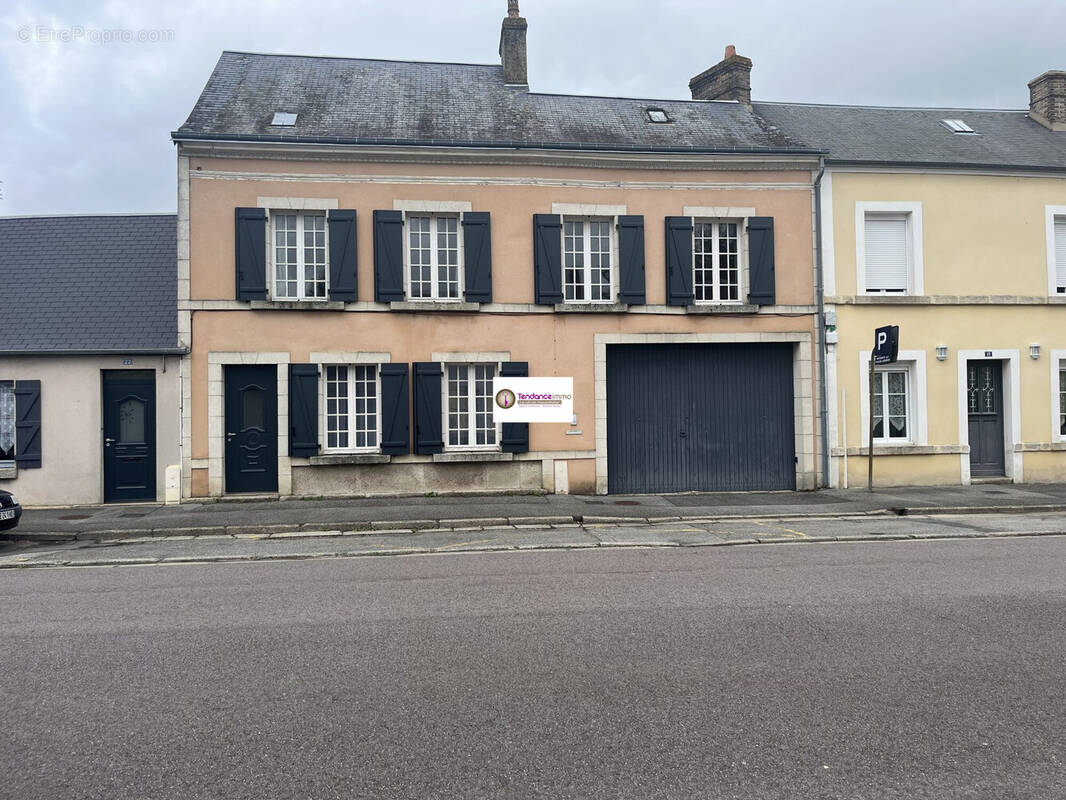 Maison à LE MELE-SUR-SARTHE