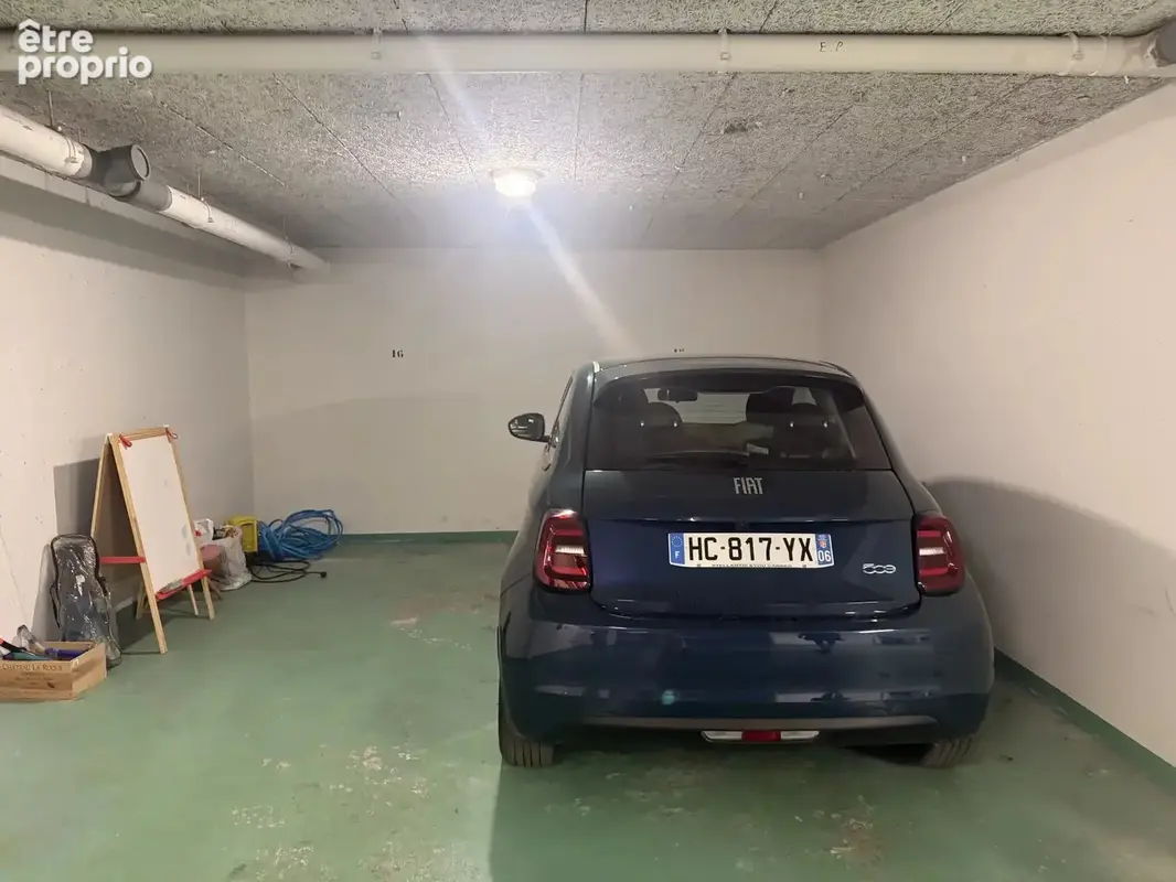 Cannes Centre : Appartement 2 pièces de 49 m² avec terrasse de 16 m² et aperçu mer, à rénover - photo 12