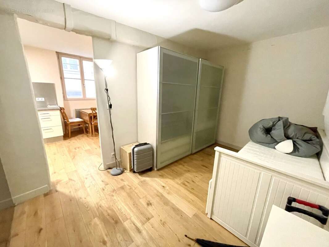 Appartement à PARIS-3E