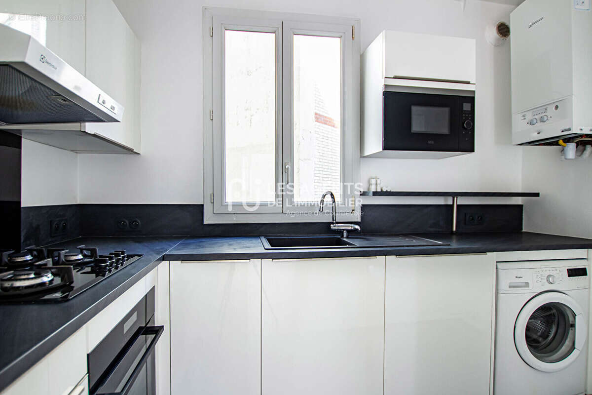 Appartement à COURBEVOIE