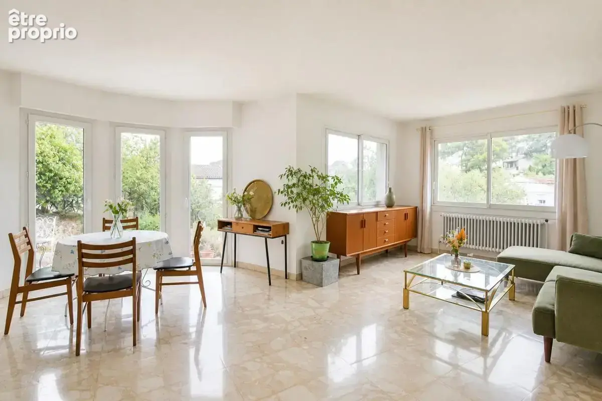 Maison de 6 pièces de 134 m² à Nîmes, Justices Vieilles - photo 2