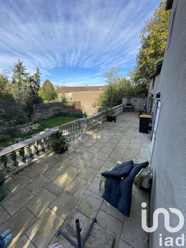 Photo 5 - Maison à LUSSAC-LES-CHATEAUX