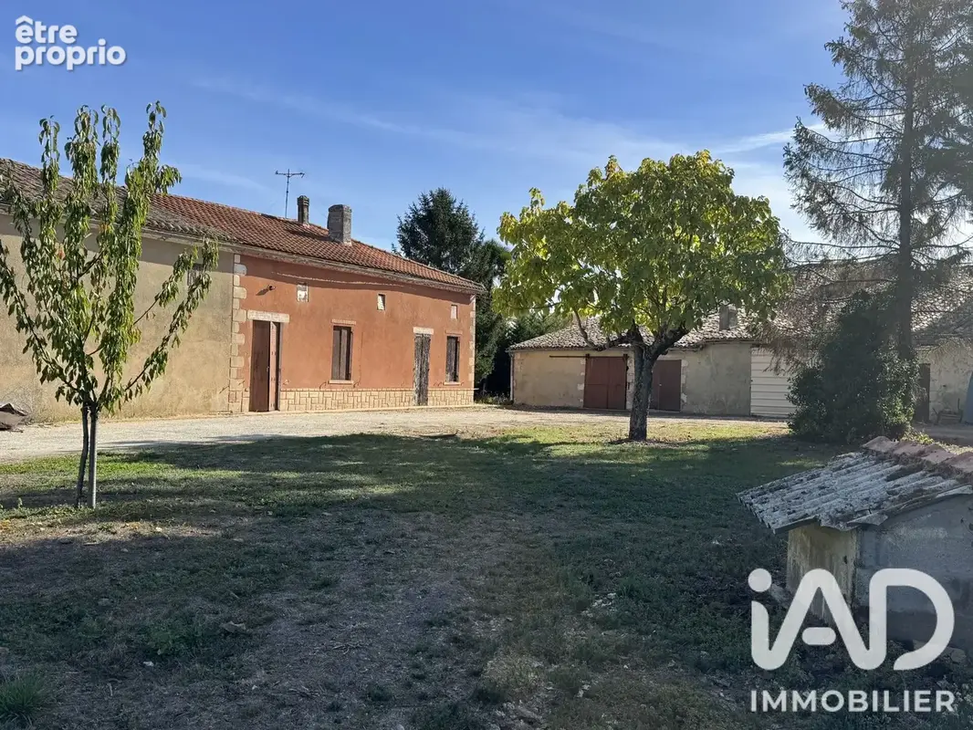 Photo 1 - Maison à CONSAC