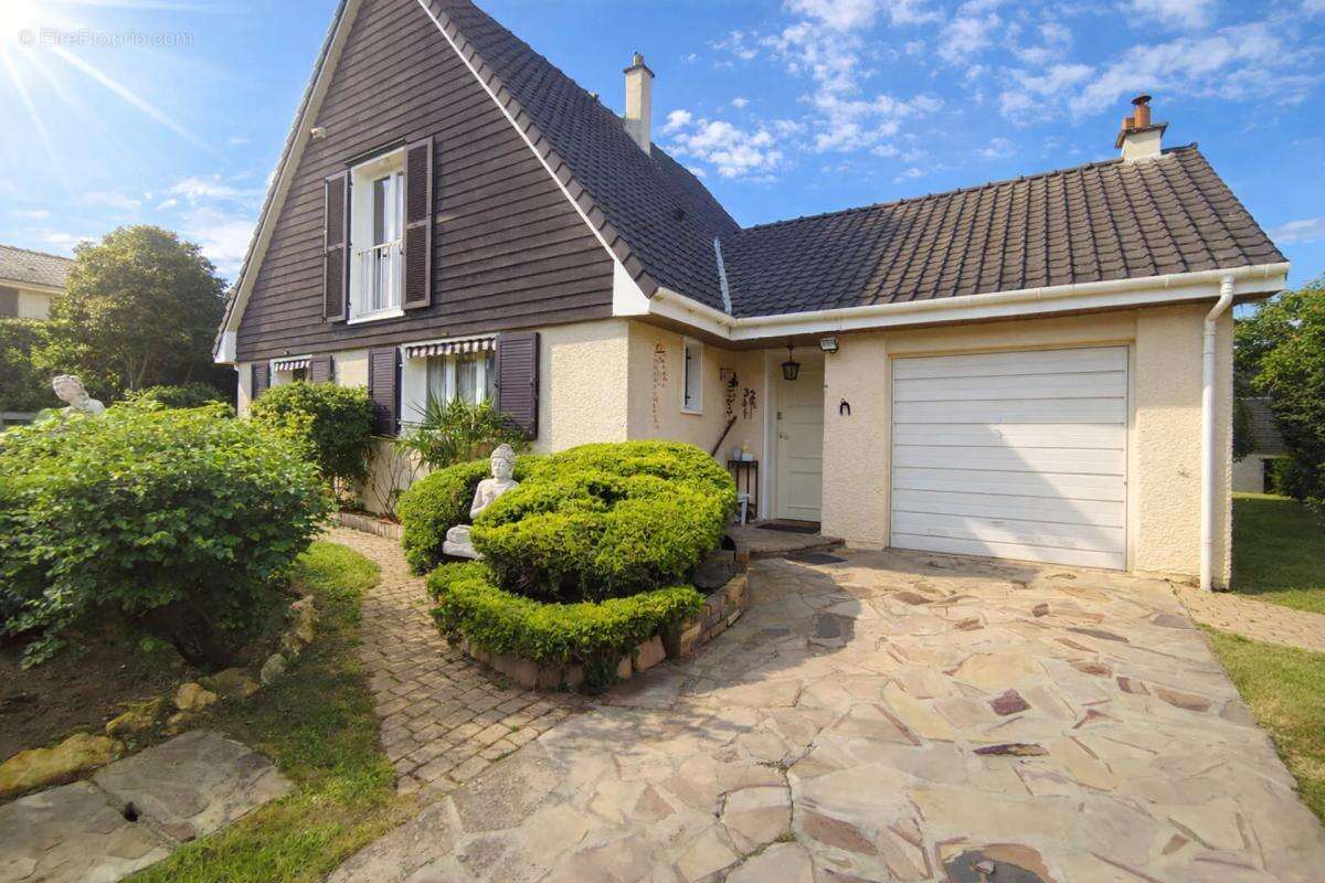 Maison à SAINT-FARGEAU-PONTHIERRY
