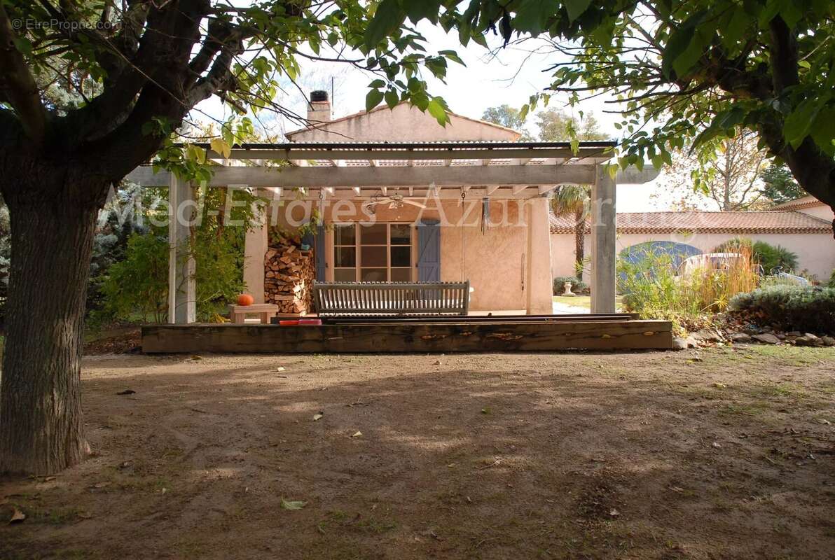 Propriété unique de 27 hectares au calme - superbes vues - photo 28