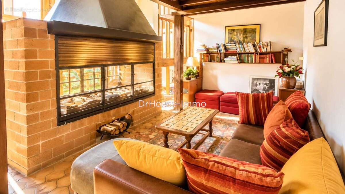 Maison 320 m² à Arette  - photo 3