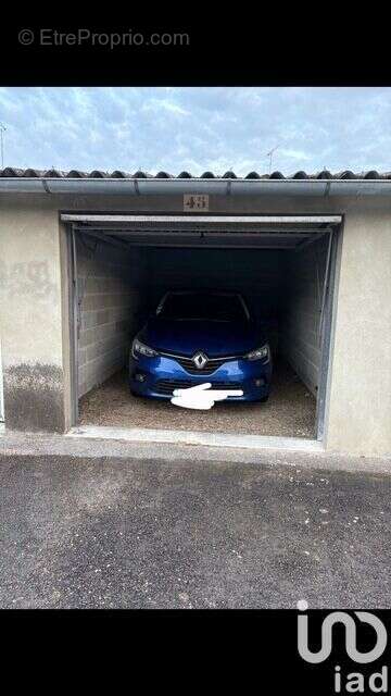 Photo 4 - Parking à TROYES