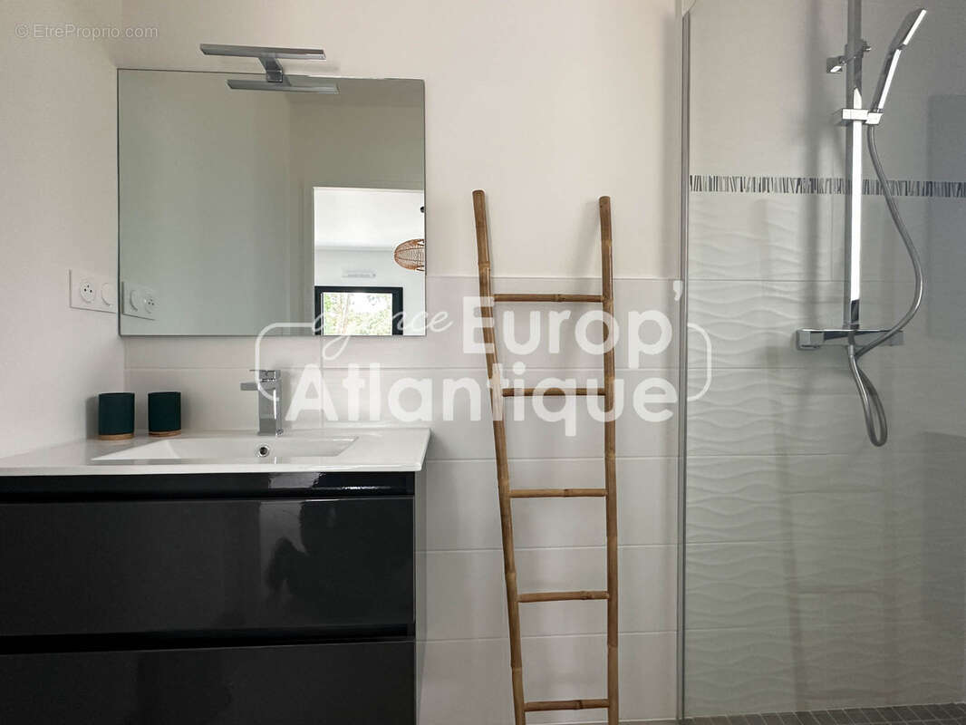 Maison à LES MATHES