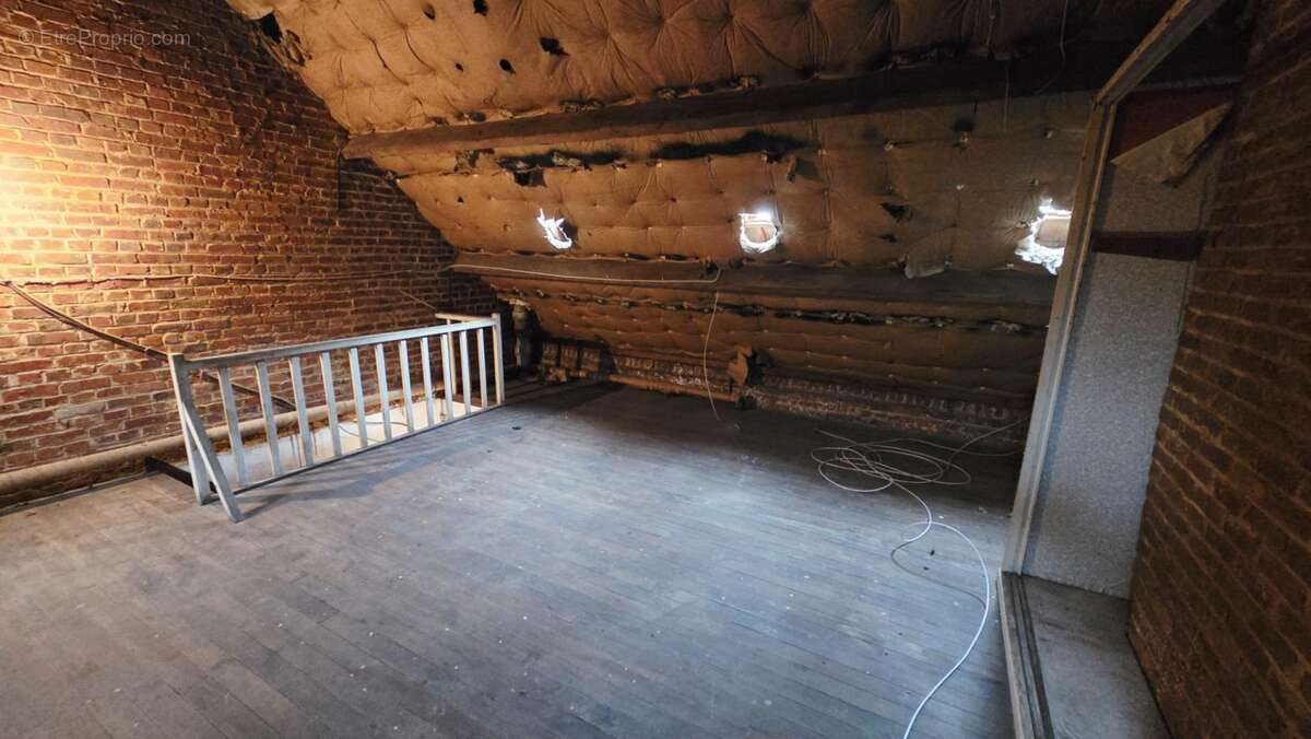 Maison à CROISILLES