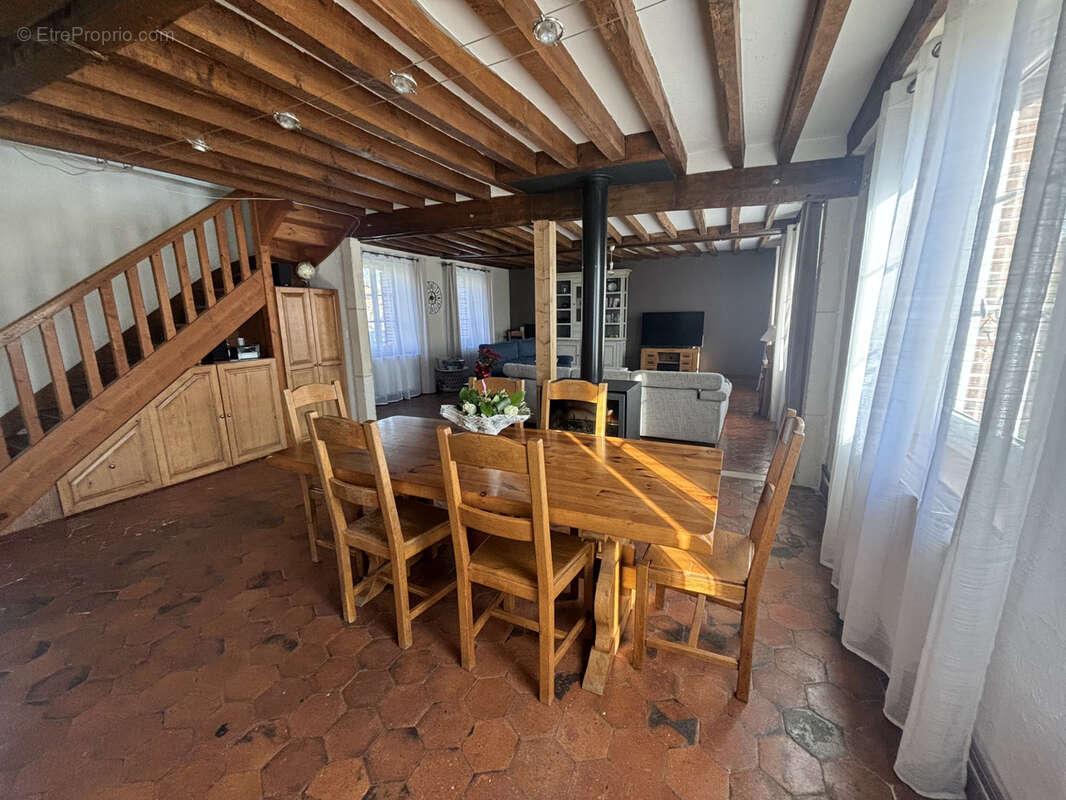 Maison à TREMBLAY-LES-VILLAGES