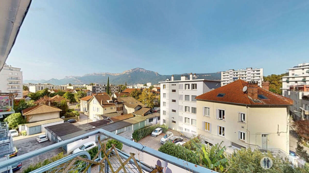 Appartement à SAINT-MARTIN-D&#039;HERES