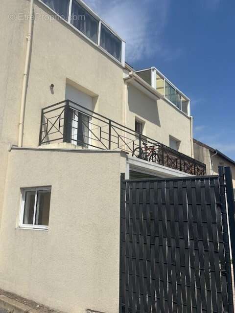 Appartement à PONTAULT-COMBAULT