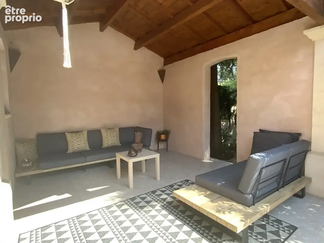 Maison atypique dans un cadre verdoyant avec piscine. - photo 23
