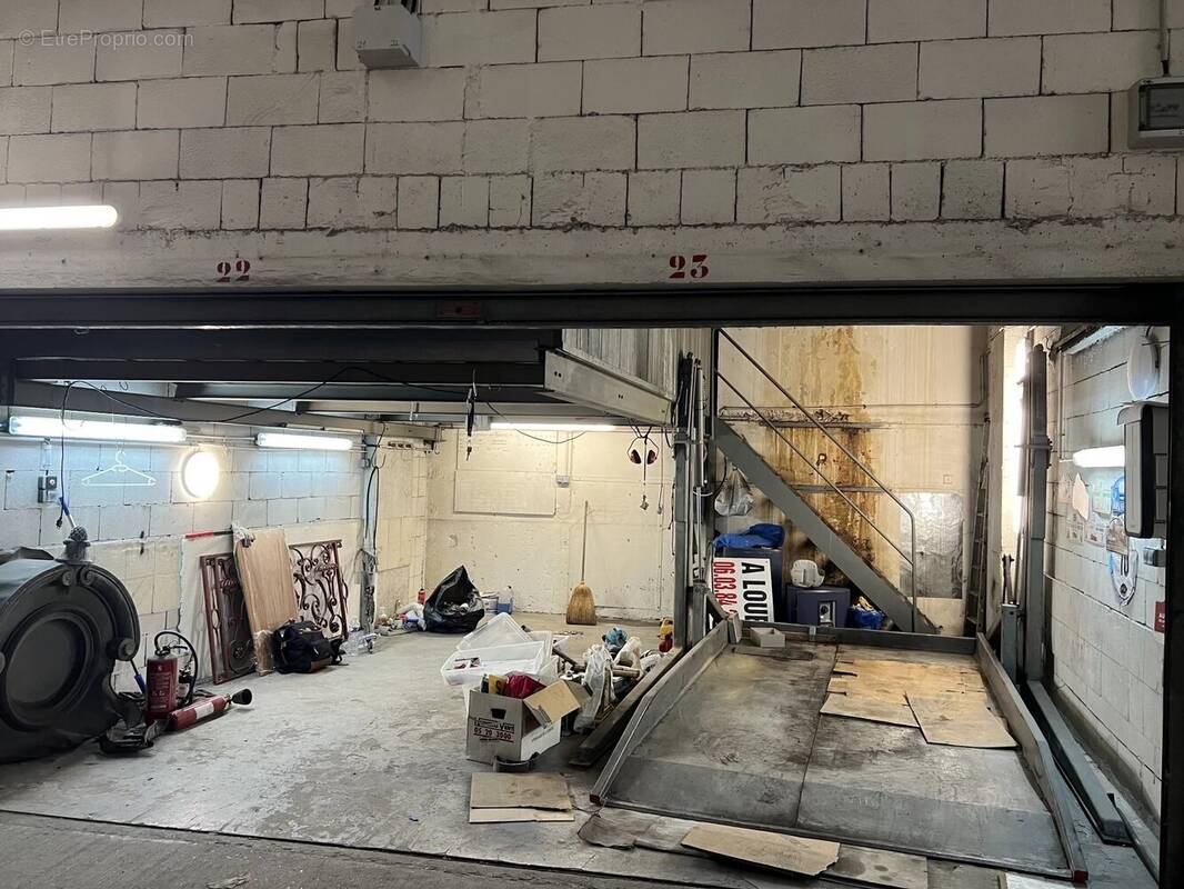 Parking à PARIS-16E
