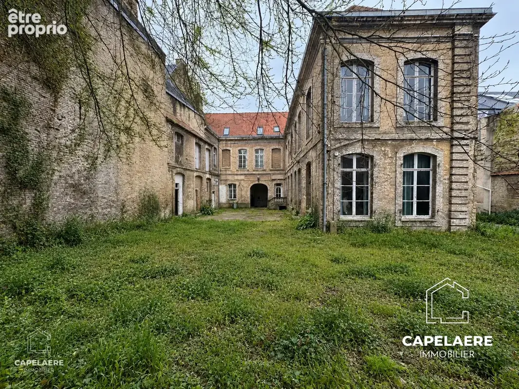 Immeuble centre ville de Saint Omer avec stationnement et jardin - photo 9