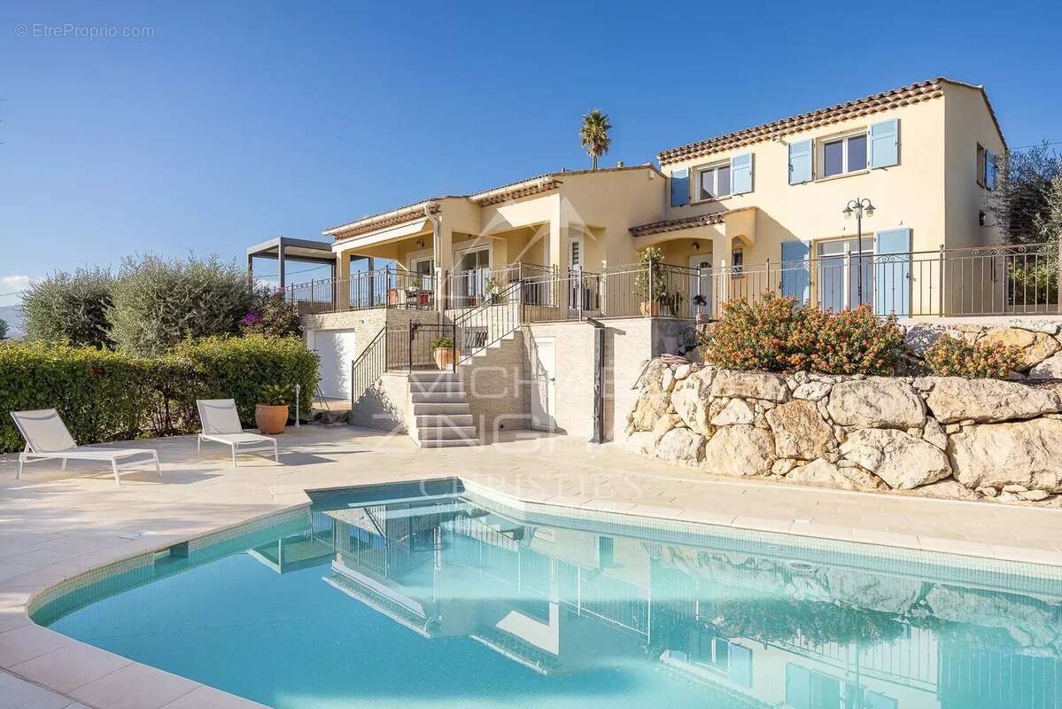 Maison à SAINT-LAURENT-DU-VAR