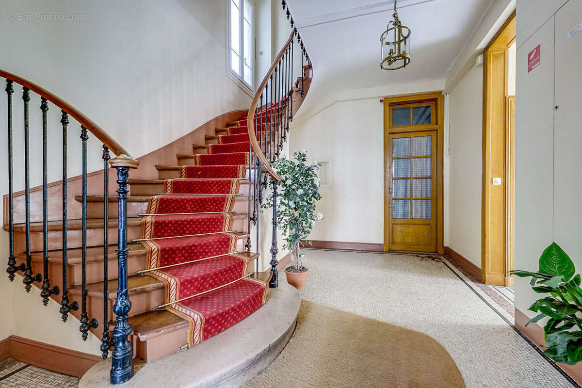 Appartement à PARIS-14E